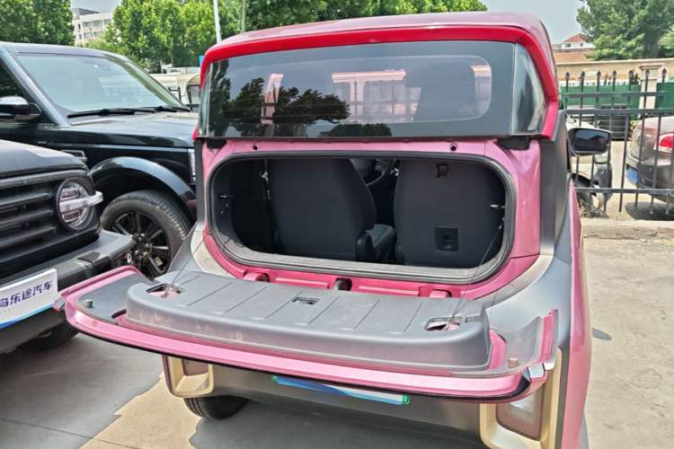 Used Baojun E200 2018 Intelligent Driving Edition Trunk