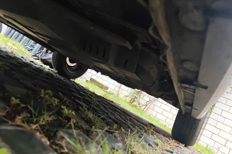 Used Baojun E200 2018 Intelligent Driving Edition Chassis Front Left