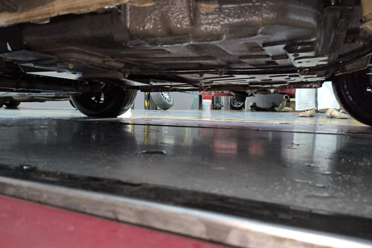 Used Baojun E200 2018 Intelligent Driving Edition Chassis Rear Left