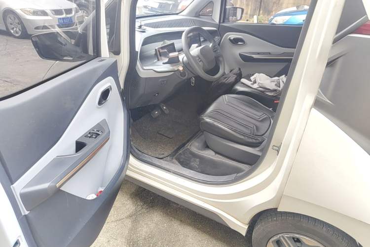 Used Baojun E200 2018 Intelligent Driving Edition Driver Seat