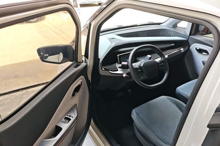 Used Baojun E200 2018 Intelligent Driving Edition Driver Seat