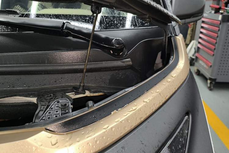 Used Baojun E200 2018 Intelligent Driving Edition Engine Bay Left