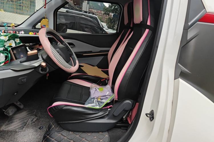 Used Baojun E200 2018 Intelligent Driving Edition Left Rear Seat