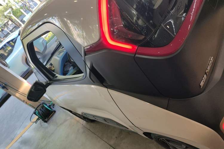 Used Baojun E200 2018 Smart Enjoy Edition Left Side