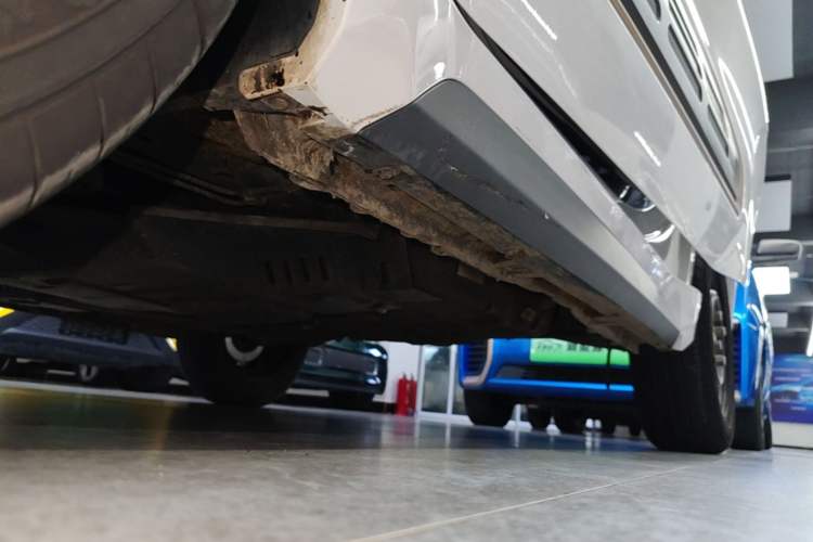 Used Baojun E200 2018 Intelligent Driving Edition Left Side Sill