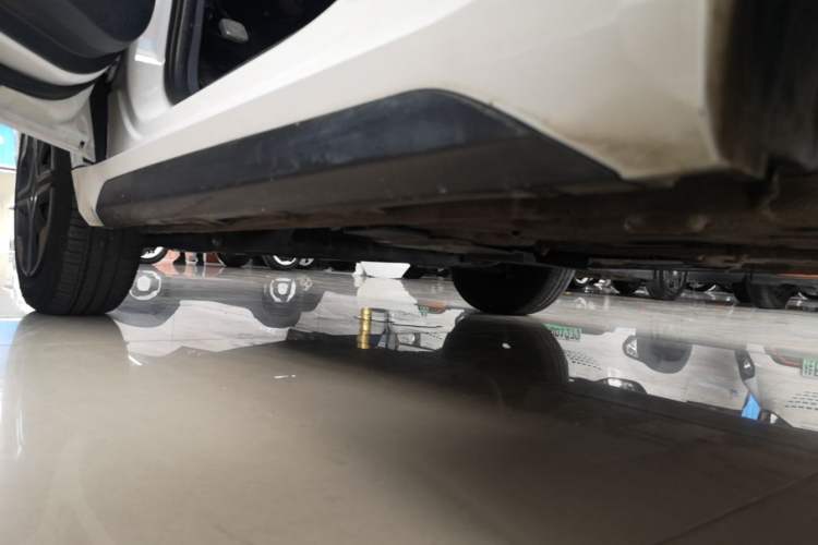 Used Baojun E200 2018 Intelligent Driving Edition Left Side Sill