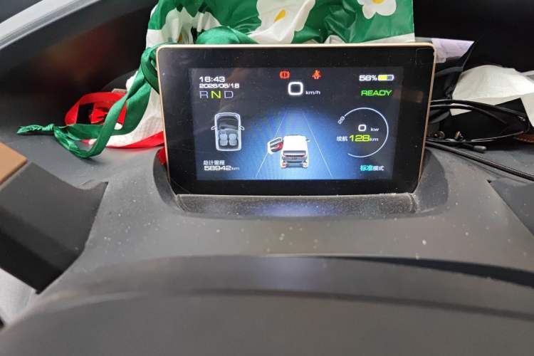 Used Baojun E200 2018 Intelligent Driving Edition Odometer Close Up