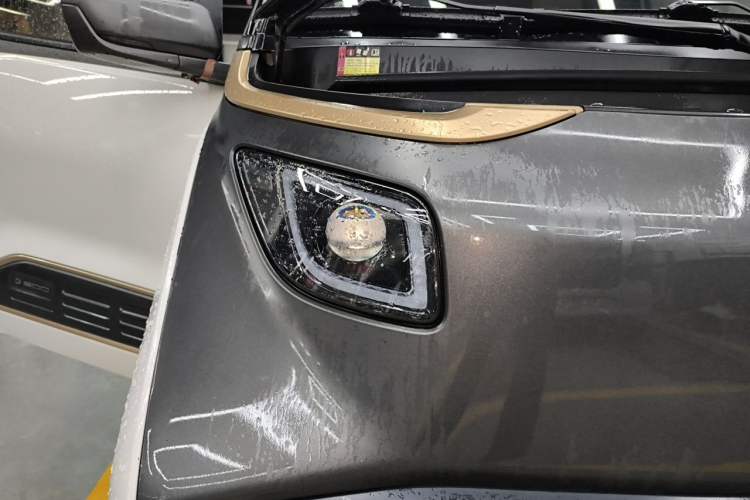Used Baojun E200 2018 Intelligent Driving Edition Right Front Headlight