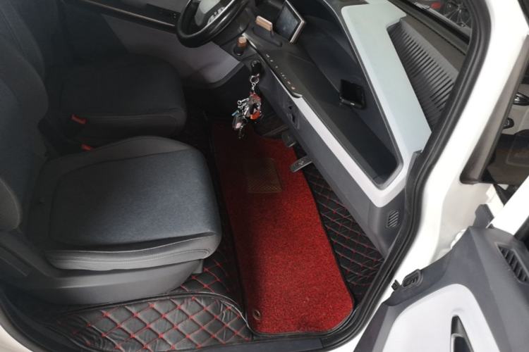 Used Baojun E200 2018 Intelligent Driving Edition Right Front Seat