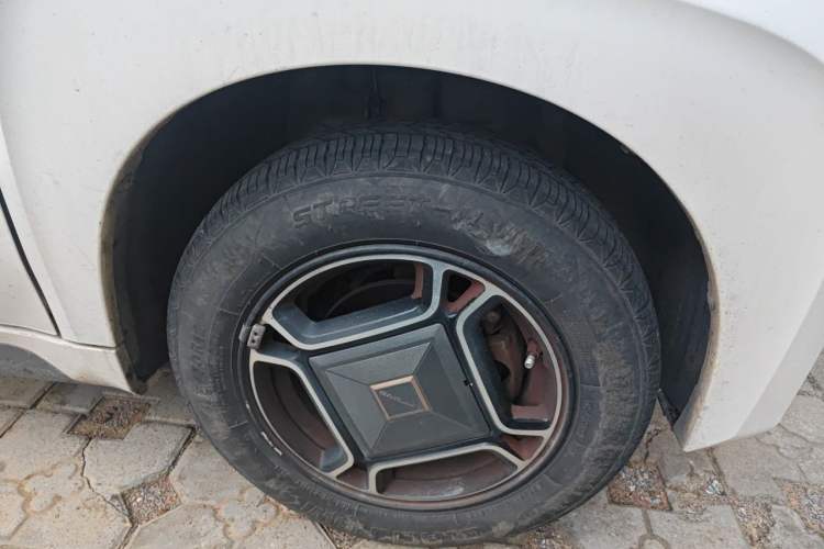Used Baojun E200 2018 Smart Enjoy Edition Right Front Wheel Hub