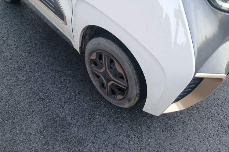 Used Baojun E200 2018 Intelligent Driving Edition Right Front Wheel Hub