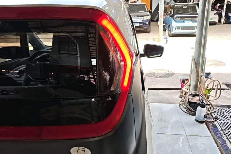 Used Baojun E200 2018 Intelligent Driving Edition Right Rear Taillight