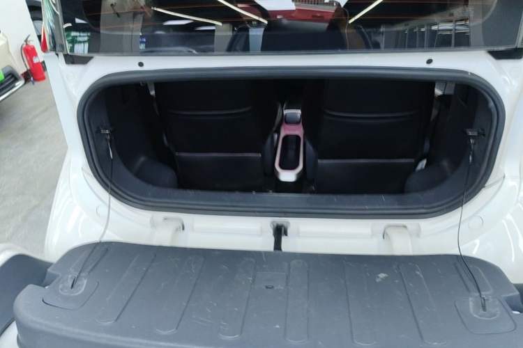 Used Baojun E200 2018 Intelligent Driving Edition Trunk