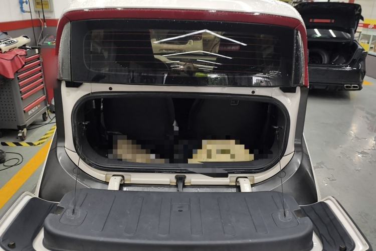 Used Baojun E200 2018 Intelligent Driving Edition Trunk