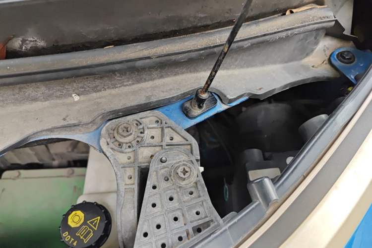 Used Baojun E200 2019 250KM Smart Drive Edition Engine Bay Left