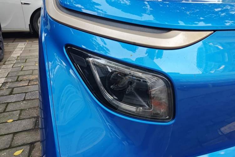 Used Baojun E200 2019 250KM Smart Drive Edition Right Front Headlight