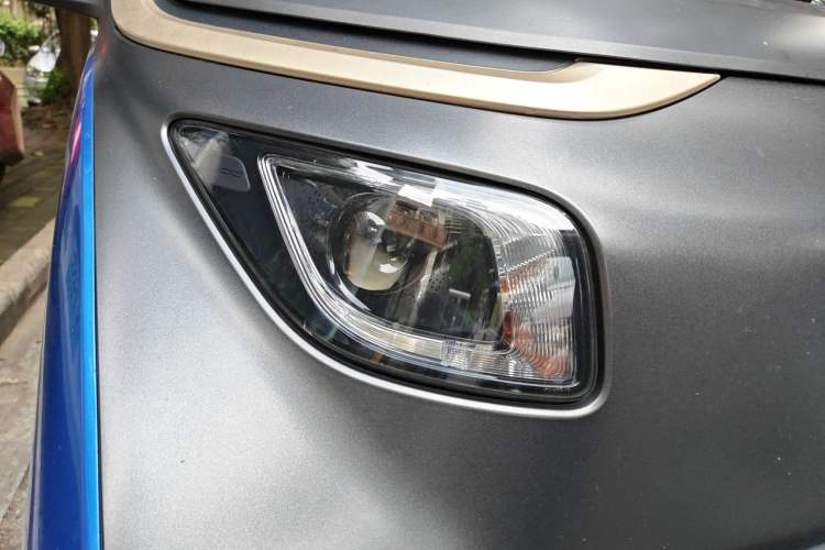 Used Baojun E200 2019 250KM Smart Drive Edition Right Front Headlight