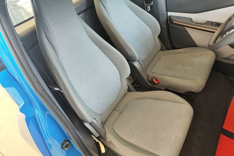Used Baojun E200 2019 250KM Smart Drive Edition Right Front Seat