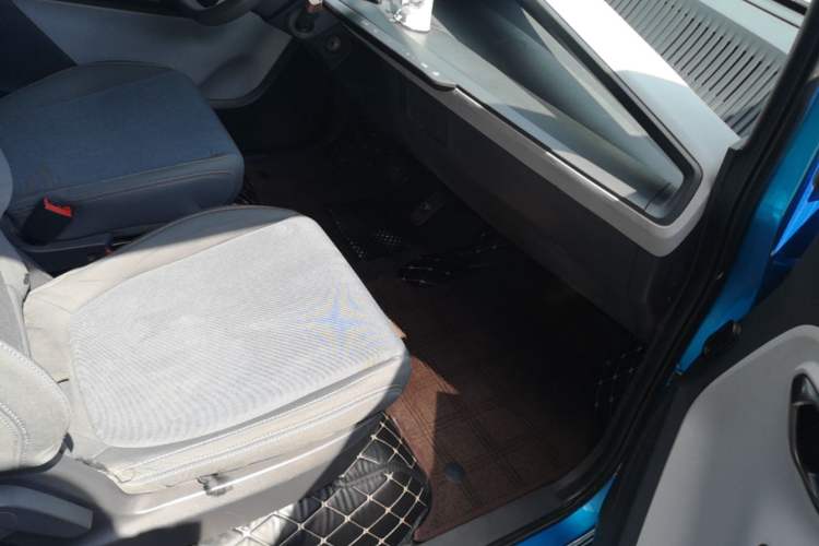 Used Baojun E200 2019 250KM Smart Drive Edition Right Front Seat