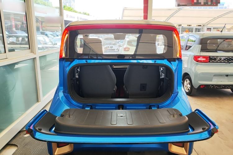 Used Baojun E200 2019 250KM Smart Drive Edition Trunk