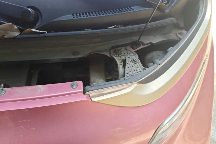 Used Baojun E200 2019 250KM Smart Drive Edition Engine Bay Left