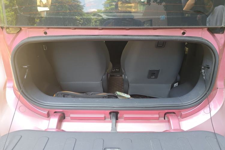 Used Baojun E200 2019 250KM Smart Drive Edition Trunk