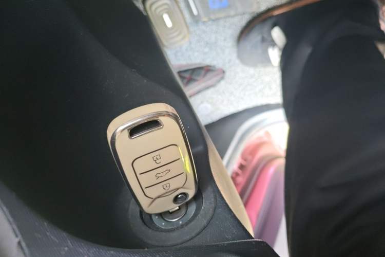 Used Baojun E200 2019 250KM Smart Drive Edition Vehicle Key