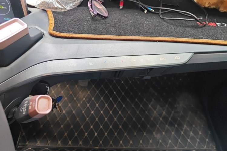 Used Baojun E200 2019 250KM Smart Drive Edition Audio And AC Panel