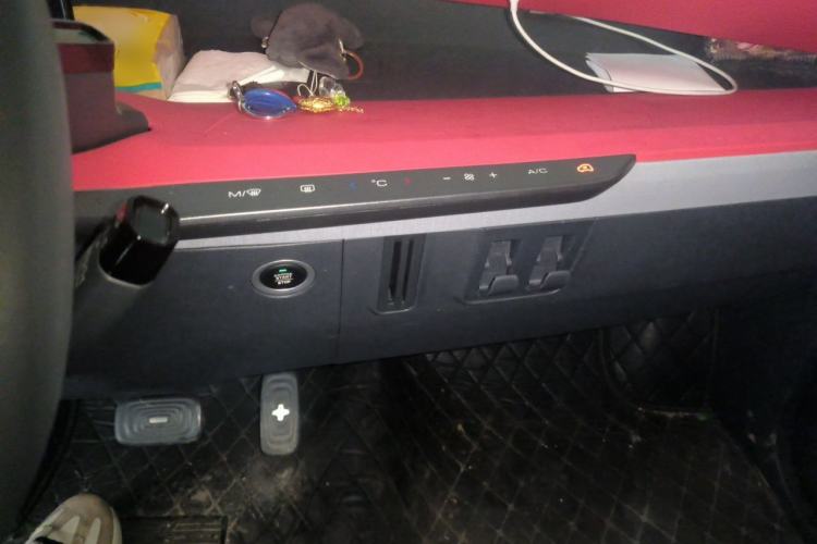 Used Baojun E200 2019 250KM Smart Enjoyment Version Audio And AC Panel