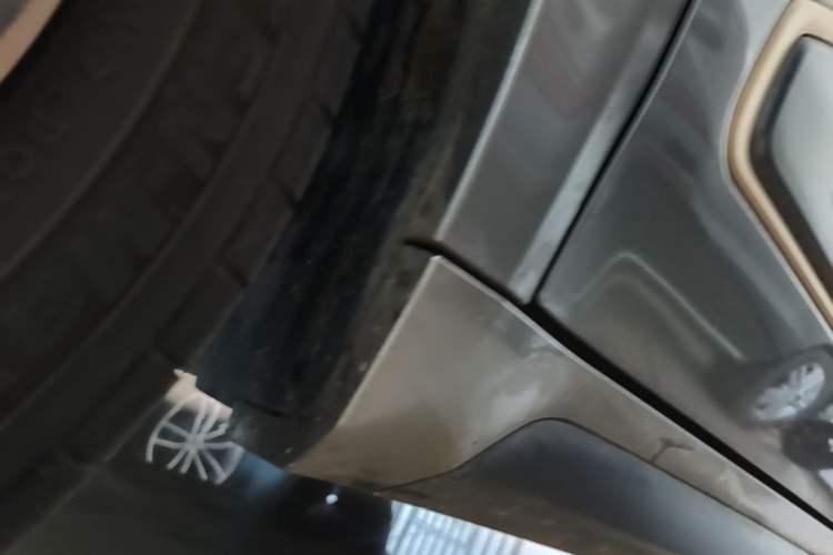 Used Baojun E200 2019 250KM Smart Drive Edition Chassis Front Left