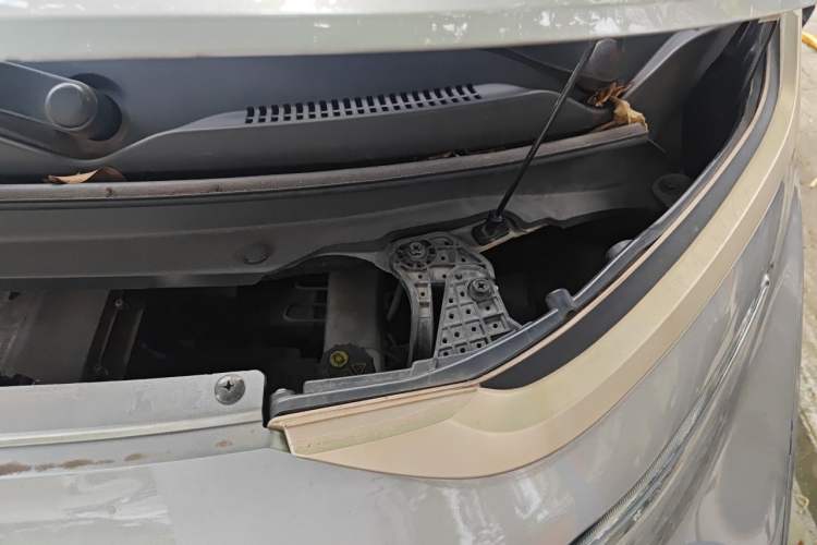 Used Baojun E200 2019 250KM Smart Drive Edition Engine Bay Left