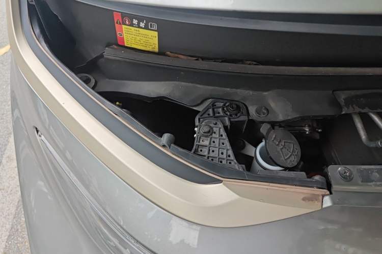 Used Baojun E200 2019 250KM Smart Drive Edition Engine Bay Right