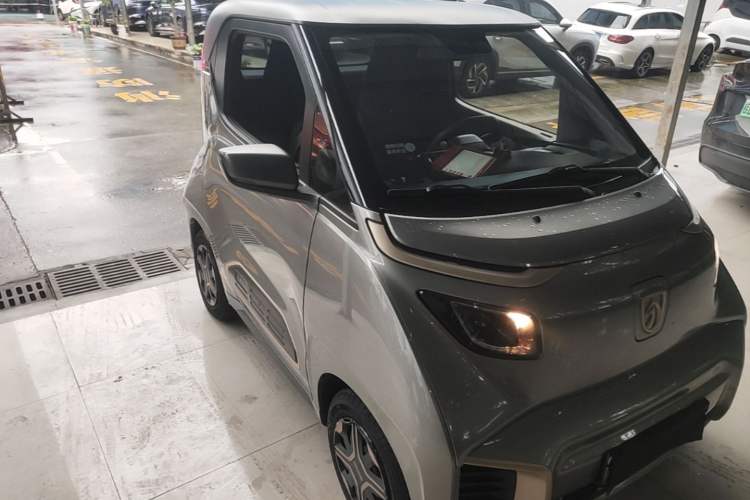 Used Baojun E200 2019 250KM Smart Drive Edition Front Right 45 Deg