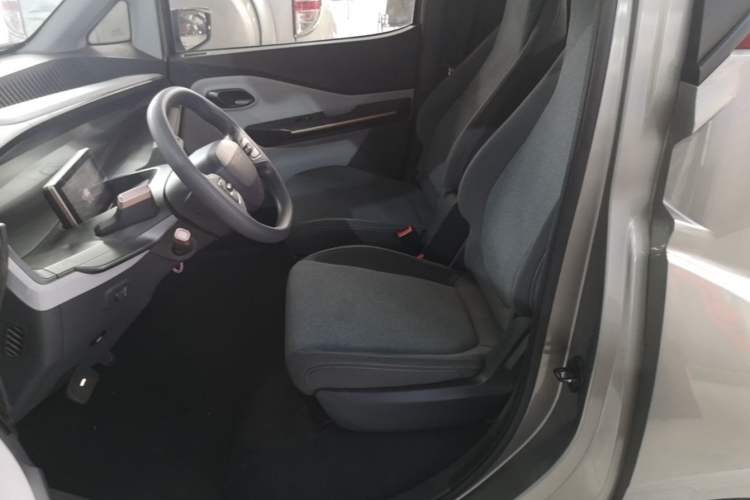 Used Baojun E200 2019 250KM Smart Drive Edition Left Rear Seat