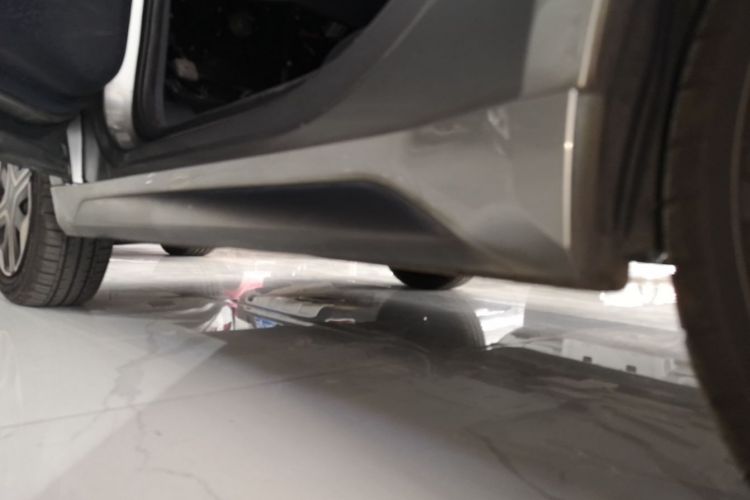 Used Baojun E200 2019 250KM Smart Drive Edition Left Side Sill