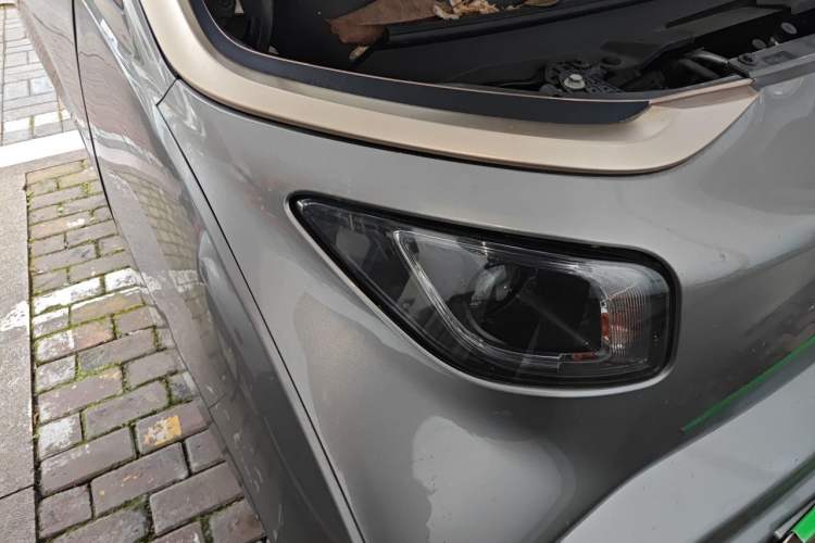 Used Baojun E200 2019 250KM Smart Drive Edition Right Front Headlight