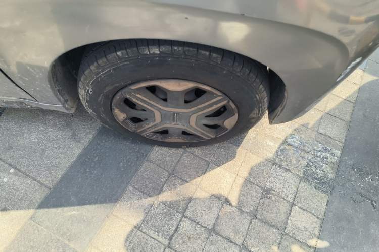 Used Baojun E200 2019 250KM Smart Drive Edition Right Front Wheel Hub