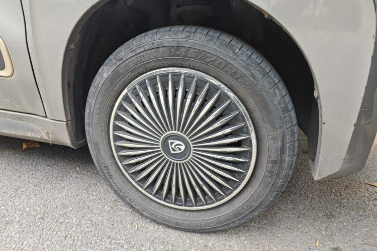 Used Baojun E200 2019 250KM Smart Drive Edition Right Front Wheel Hub