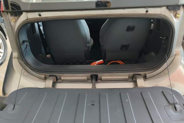 Used Baojun E200 2019 250KM Smart Drive Edition Trunk