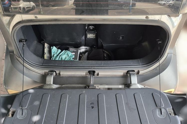 Used Baojun E200 2019 250KM Smart Drive Edition Trunk