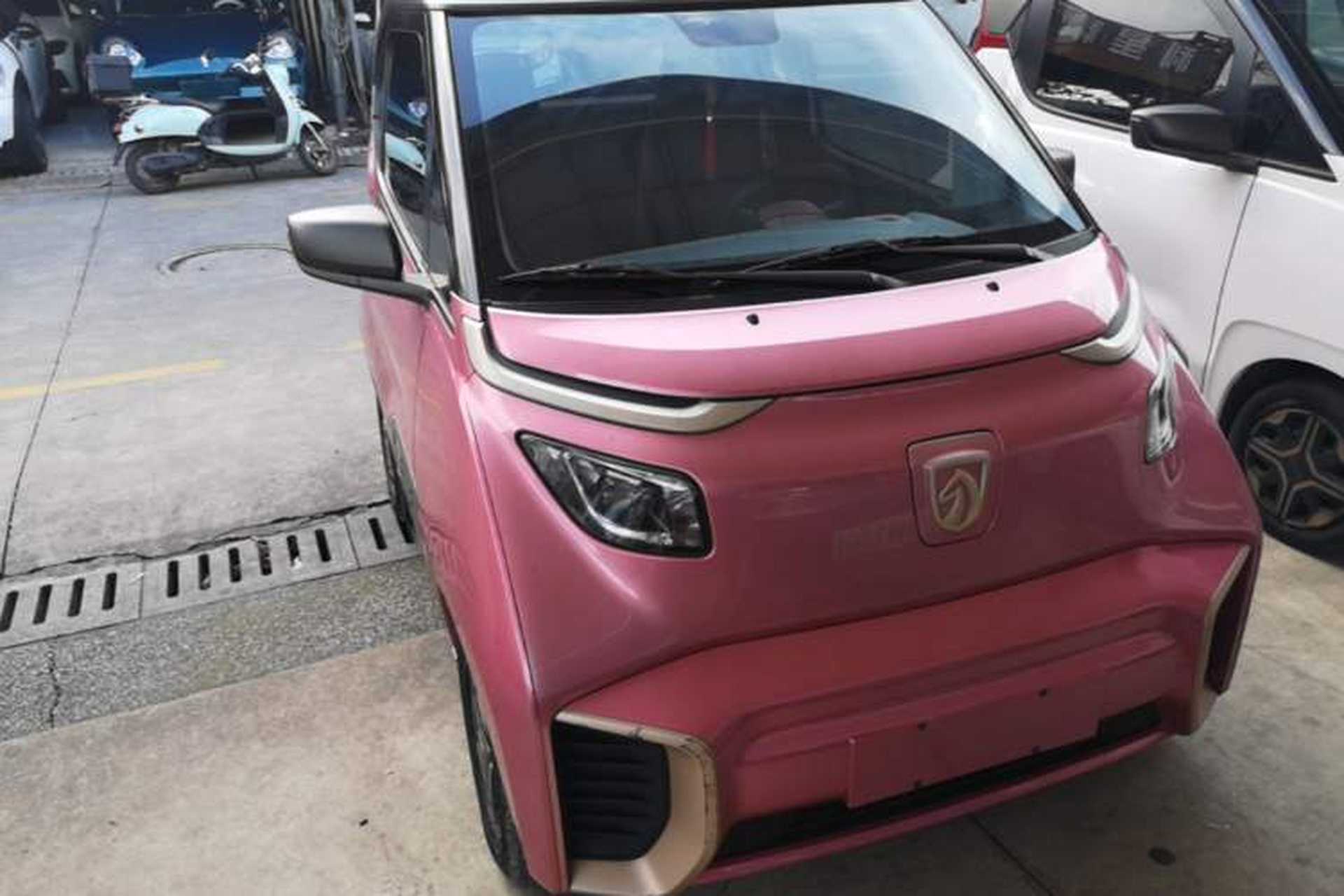 Used Baojun E200 2019 250KM Smart Enjoyment Version Front Right 45 Deg