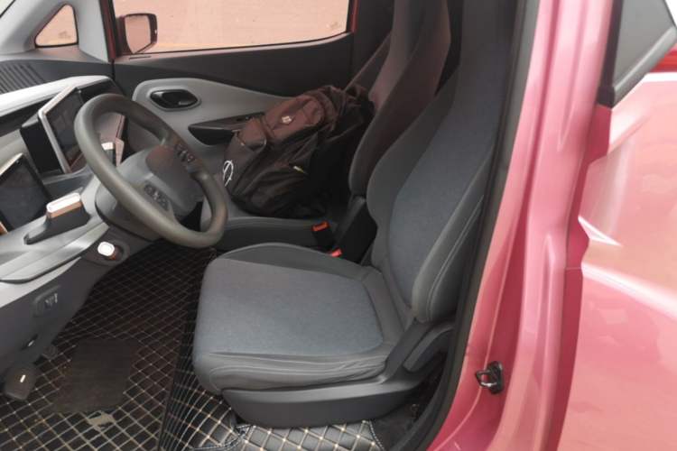 Used Baojun E200 2019 250KM Smart Drive Edition Left Rear Seat