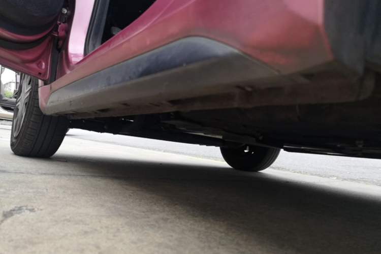 Used Baojun E200 2019 250KM Smart Drive Edition Left Side Sill