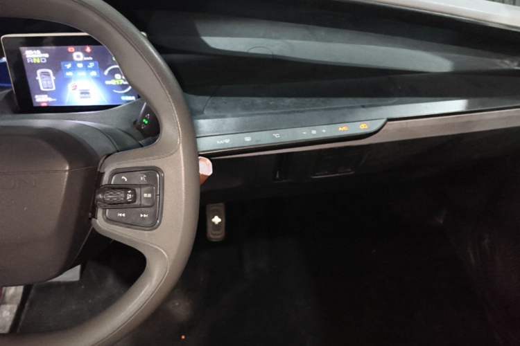 Used Baojun E200 2019 250KM Smart Drive Edition Audio And AC Panel