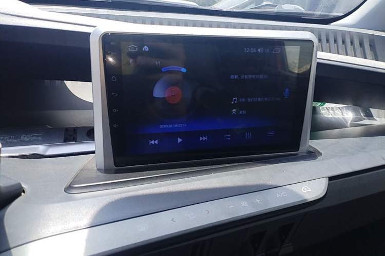 Used Baojun E200 2019 250KM Smart Drive Edition Audio And AC Panel