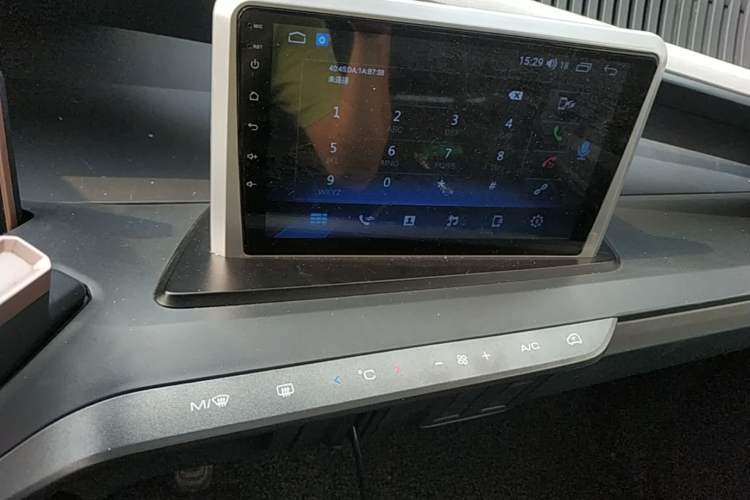 Used Baojun E200 2019 250KM Smart Drive Edition Audio And AC Panel