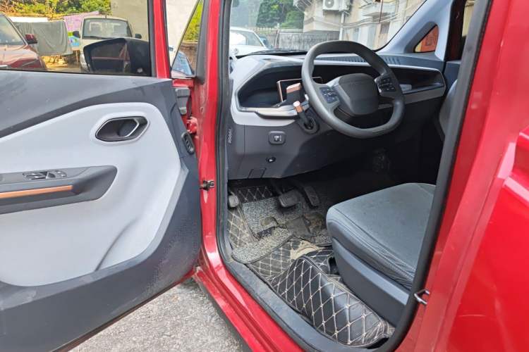 Used Baojun E200 2019 250KM Smart Drive Edition Driver Seat