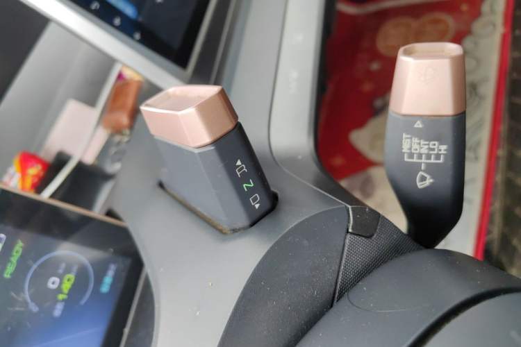 Used Baojun E200 2019 250KM Smart Drive Edition Gear Lever