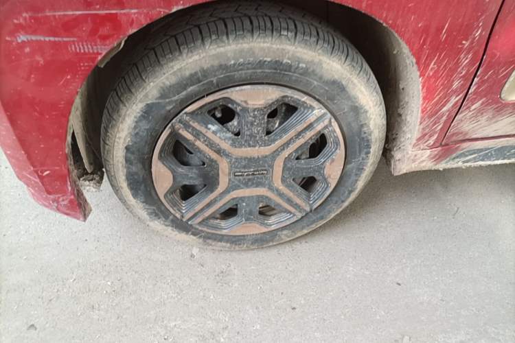 Used Baojun E200 2019 250KM Smart Drive Edition Left Front Wheel Hub