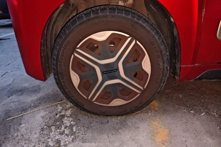 Used Baojun E200 2019 250KM Smart Drive Edition Left Front Wheel Hub